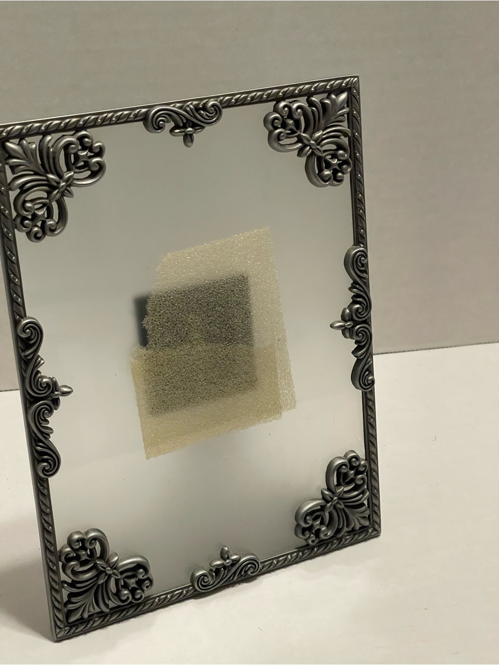 Ornate Silver tone Vanity photo corner accents frame 8” L x 6” W, fits 5 x 7